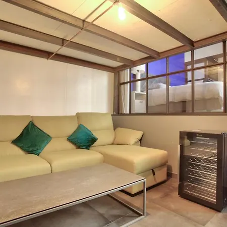 2 Bedrooms Le Marais Nazareth-3